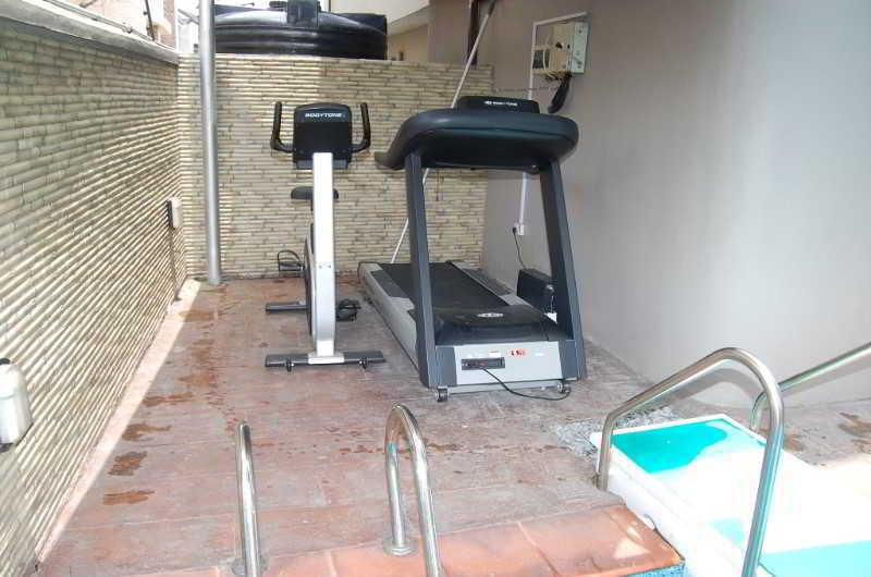 Tudor House Hotel Lagos Esterno foto